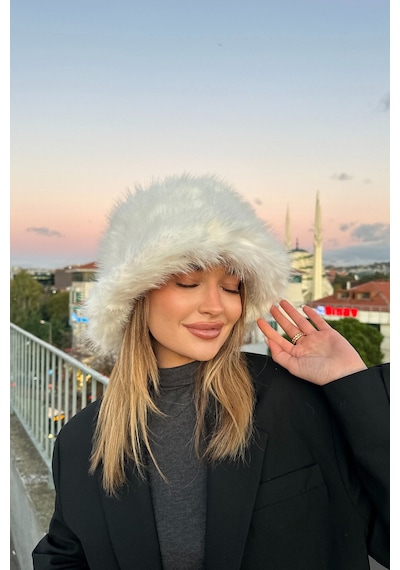 Mollycrush Luxury Kadın Beyaz Uzun Tüylü Suni Kürklü Peluş Bucket Kalpak Şapka Beyaz