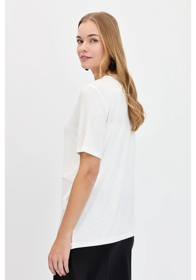 Desen Triko Kadın V Yaka Flamlı Kumaş Basic T-shirt Kmy24085 Ekru
