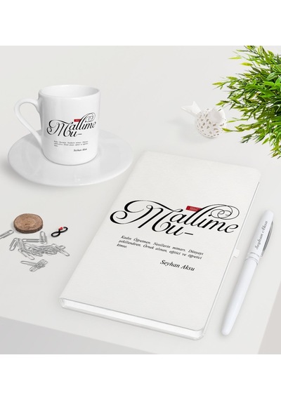 Kişiye Özel Mânâ Muallime Beyaz Defter Kalem Türk Kahvesi Fincanı Kişiye Özel Mânâ Muallime Beyaz Defter Kalem Türk Kahvesi Fincanı