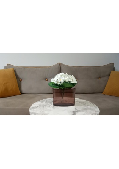 Vazoda Beyaz Yapay Çiçek Dekoratif Oval Kahverengi Vazo Dahil 13 x 5 x 15 CM