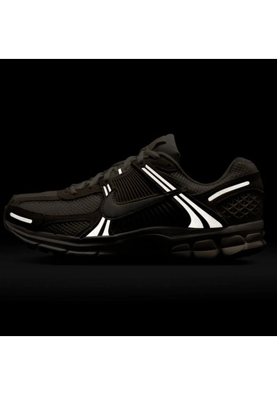 Nike Bowerman Zoom Vomero 5 Leather Womens Sneaker Hakiki Deri Reflektörlü Kadın Günlük Spor Ayakkabı Krem Krem Nike Bowerman Zoom Vomero 5 Leather Womens Sneaker Hakiki Deri Reflektörlü Kadın Günlük Spor Ayakkabı Krem Krem
