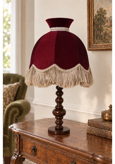 Kadife Kaplı Büyük Boy Başlıklı Ahşap Doğal Ayaklı Klasik Model Abajur - 7 Farklı Renkli 80x50cm Bordo