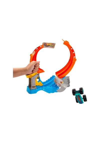 Jfr08 Hot Wheels Monster Trucks Dönen Corkscrew Shark Çarpışması Çok Renkli