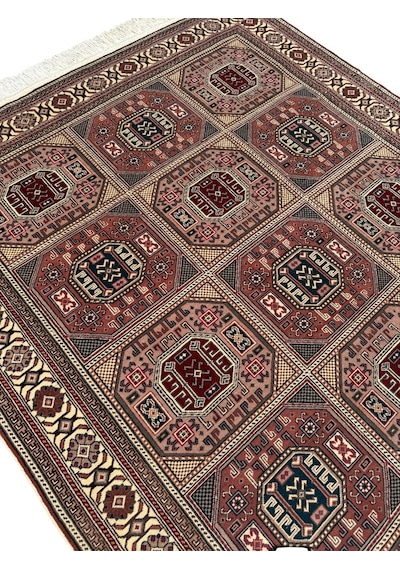 El Dokuma Sıfır Bünyan Halısı 150x230 Krem Gülkurusu 4 M2 %100 Yün Halı