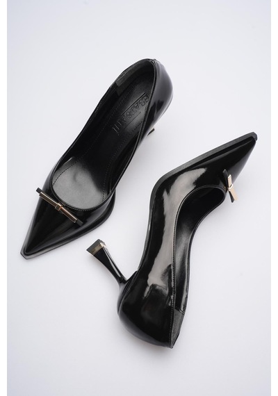 Esatsani Siyah Rugan Gold Toka Detaylı Sivri Burun 9 Cm Topuklu Rara Stiletto Kadın Ayakkabı Siyah Rugan Esatsani Siyah Rugan Gold Toka Detaylı Sivri Burun 9 Cm Topuklu Rara Stiletto Kadın Ayakkabı Siyah Rugan