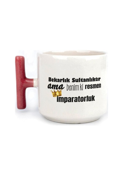 Mor Mürekkep Bekarlık Sultanlıktır Ama Baskılı Kırmızı Kulplu T Kupa