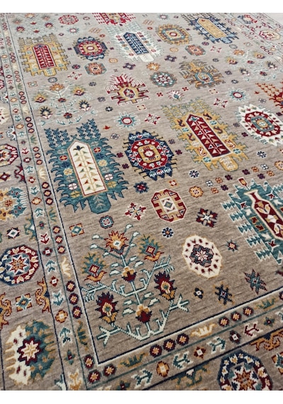 Çam Halı Sultani 807 Vizon Yün Ve Bambu İle Özel Tezgahlarda Üretilen Otantik Desenli El Emeği Modern Uşak Halısı Vizon Çam Halı Sultani 807 Vizon Yün Ve Bambu İle Özel Tezgahlarda Üretilen Otantik Desenli El Emeği Modern Uşak Halısı Vizon