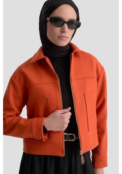 Armine Trend Boydan Fermuarlı Cep Detaylı Kısa Ceket Oranj 25kt517