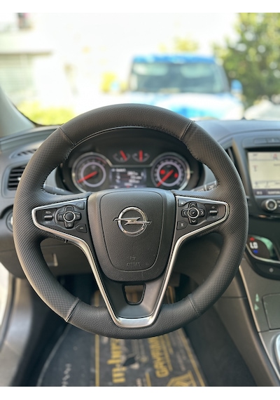 Opel Insignia Sport Araca Özel Direksiyon Kılıfı