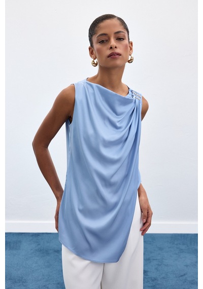 Sateen Aksesuar Detaylı Kolsuz Bluz - Bebe Mavi-136915 Bebe Mavi