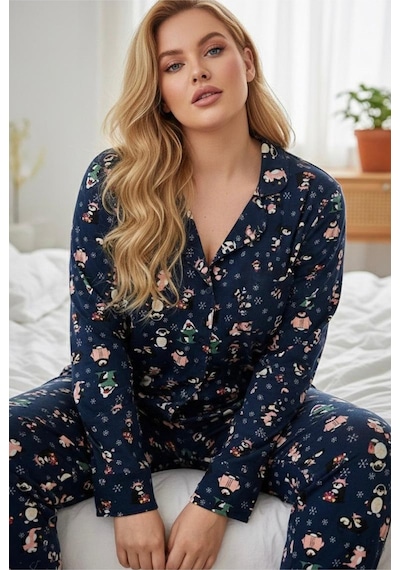 Siyah İnci Curve Büyük Beden Battal Boy Düğmeli Pamuklu Pijama Takımı 7617 Lacivert Penguenli Siyah İnci Curve Büyük Beden Battal Boy Düğmeli Pamuklu Pijama Takımı 7617 Lacivert Penguenli