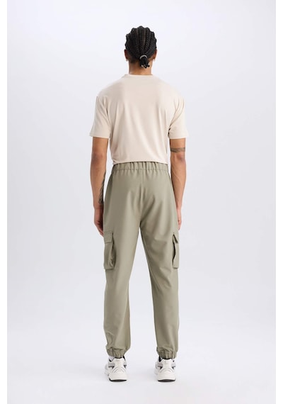 DeFactoFit Sporcu Jogger Eşofman Altı Slim Fit Dar Kesim Dokuma Kargo Cepli Standart Paça D3884AX24WNKH465