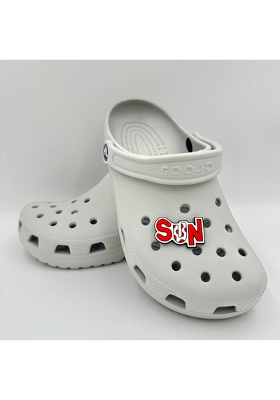 Crocs Terlik Süsü Ve Aksesuarı , Çanta Süsü Jibbitz 3d Sun Yazılı 06 Görsel Logo Aksesuar Kırmızı-beyaz-siyah Crocs Terlik Süsü Ve Aksesuarı , Çanta Süsü Jibbitz 3d Sun Yazılı 06 Görsel Logo Aksesuar Kırmızı-beyaz-siyah