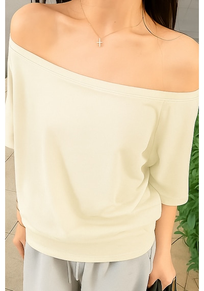 Kırık Beyaz Kadın Düşük Omuz Kayık Yaka Oversize T-shirt Kırık Beyaz Kırık Beyaz Kadın Düşük Omuz Kayık Yaka Oversize T-shirt Kırık Beyaz