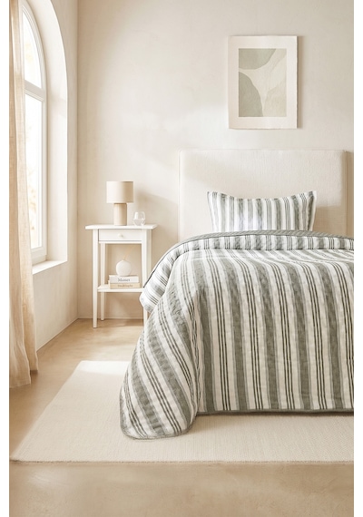 Ocean Home Textile Pamuklu Kapitoneli Haki Renk Çizgi Desen Tek Kişilik Yatak Örtüsü Seti 1 Adet 180 X 230 / 1 Adet 50 X 70 Cm