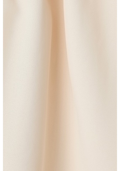 Sateen Yakası Aksesuarlı Kolsuz Bluz - Bej-137437