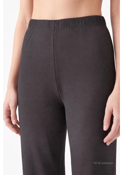 Cottonill Premium - Serene Collection Vizon Rib Dokulu Bol Paça V Yaka Viskon Kadın Pijama Takımı