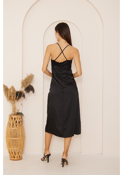 Darlin Moda Siyah Zincir Askı Detaylı Sırt Dekolteli Elbise Dm1037 Siyah Darlin Moda Siyah Zincir Askı Detaylı Sırt Dekolteli Elbise Dm1037 Siyah