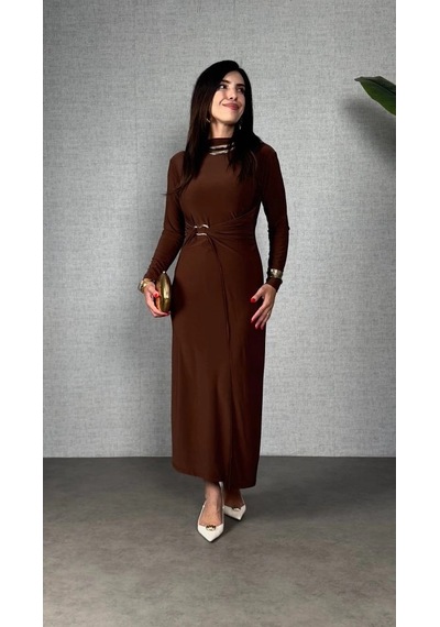 Defymoda Kadın Balıkçı Yaka Toka Detay Sandy Kumaş Midi Boy Elbise Koyu Kahve