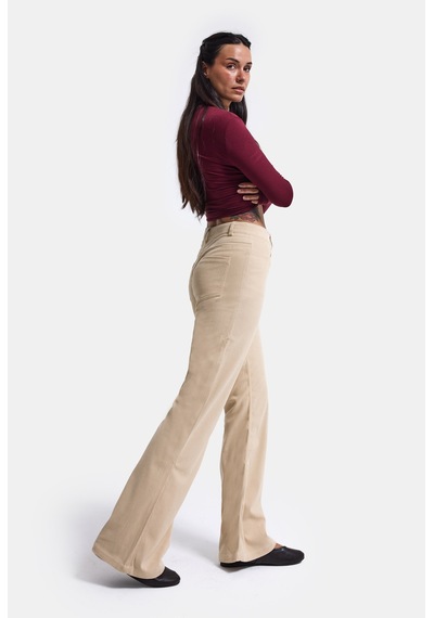 Kadın Bej Flare Fit Velvet Kadife Kumaş Pantolon Ekru
