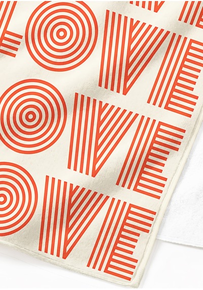 Love Yazılı Modern Plaj Havlusu - Geometrik Tipografik Krem Turuncu Hızlı Kuruyan Mikrofiber Havlu Çok Renkli