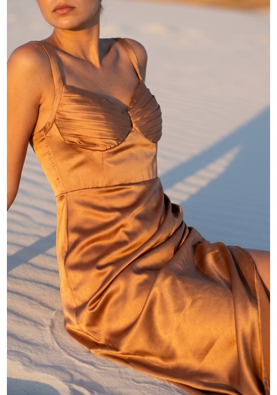 Fashion Cocktail Büstiyer Kesim Akışkan Dokulu Asimetrik Etekli Yırtmaçlı Kalın Askılı Dekolte Etekli Nişan Davet Kokteyl Saten Abiye Elbise Gümüş Fashion Cocktail Büstiyer Kesim Akışkan Dokulu Asimetrik Etekli Yırtmaçlı Kalın Askılı Dekolte Etekli Nişan Davet Kokteyl Saten Abiye Elbise Gümüş
