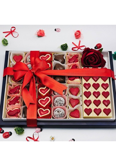 Nin Chocolate Sevgililer Günü Çiçekli Aşk Temalı Spesiyal Çikolata Kutusu