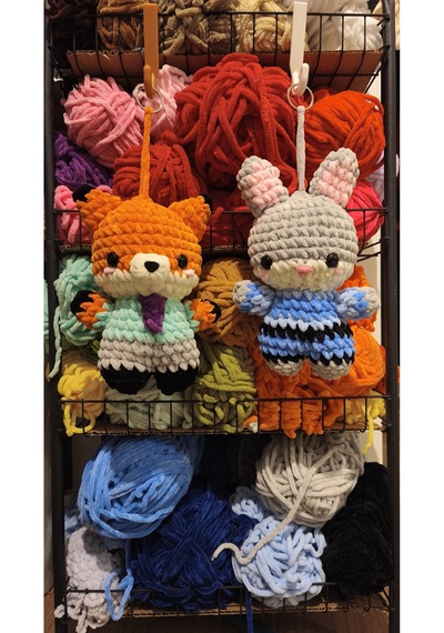 Nick El Yapımı Amigurumi Anahtarlık Örgü Peluş Figür 02 - Çok Renkli