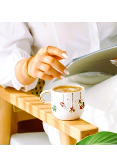Celine's Wonders Kabartmalı 24 Ayar Altın Dekorlu El Yapımı Kupa 300 Ml Yılbaşı Kupa Christmas Mug Yılbaşı Fincan 1 Adet Beyaz - Çok Renkli