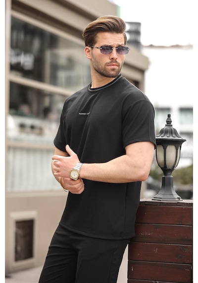 Madmext Siyah Nakış Detaylı Basic Erkek T-shirt E7106 Siyah