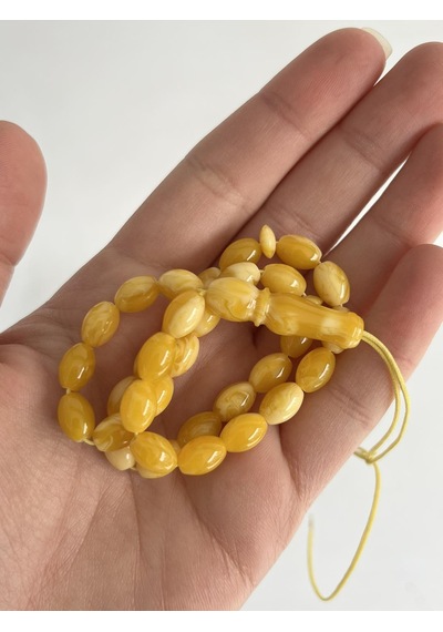 Oval Kesim Kokulu Toz Kehribar Tesbih 33lük 6mm A005