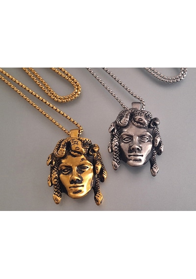 Antik Eskitme Gotik Tarz Paslanmaz Çelik Medusa Kolye Gümüş Antik Eskitme Gotik Tarz Paslanmaz Çelik Medusa Kolye Gümüş