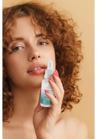 Tr Cilt Tonu Eşitleyici Onarıcı Leke Karşıtı Serum 30ml Yüzde İki Arbutin Yüzde İki Hyaluronic Yüzde İki Vit