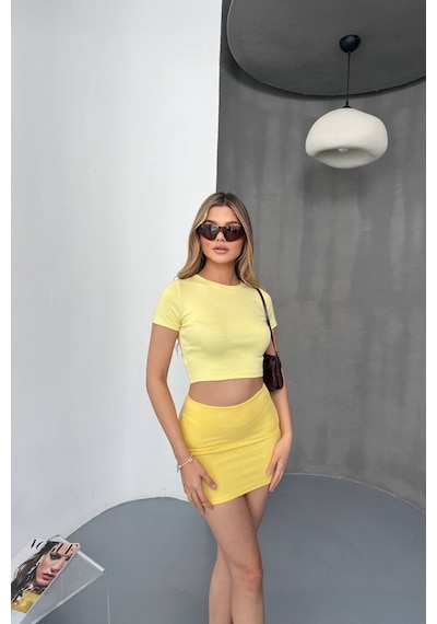 Vadon 1003 Kadın Pamuklu Slim Fit Bisiklet Yaka Yumuşak Dokulu Basic T-shirt Tereyağı Sarısı Vadon 1003 Kadın Pamuklu Slim Fit Bisiklet Yaka Yumuşak Dokulu Basic T-shirt Tereyağı Sarısı