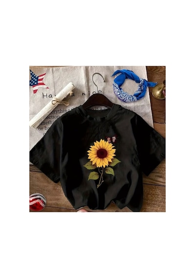 Herkesemoda Ayçiçek Baskı Detaylı Basic T-shirt Siyah
