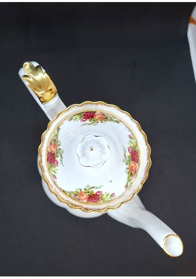 Old Country Roses Bone China Büyük Boy Porselen Fincan Sunum Ürünü 1.7 L Kırmızı