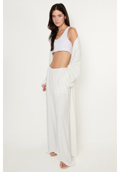 AC&Co / Altınyıldız Classics Kadın Beyaz Yumuşak Dokulu Rahat Standart Fit Şal Yaka Esnek Kimono
