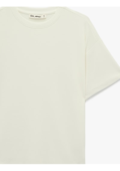 Koton Kısa Kollu Bisiklet Yaka Modal Karışımlı Basic Oversize Tişört Ekru 6sal10520ık Ekru Koton Kısa Kollu Bisiklet Yaka Modal Karışımlı Basic Oversize Tişört Ekru 6sal10520ık Ekru