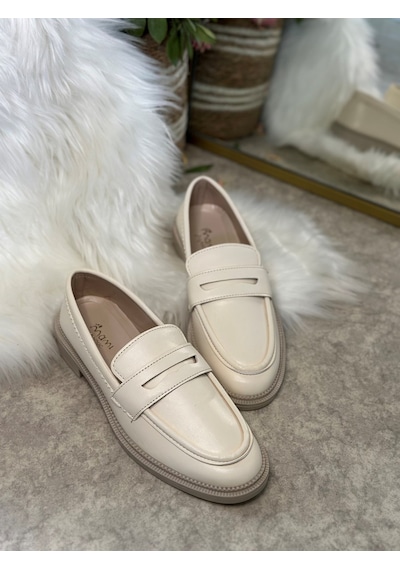 Günlük Kadın Düz Loafer Klasik Desenli Taban Zincirli Oval Burunlu Makosen Sade Şık Ayakkabı 130 Bej Günlük Kadın Düz Loafer Klasik Desenli Taban Zincirli Oval Burunlu Makosen Sade Şık Ayakkabı 130 Bej