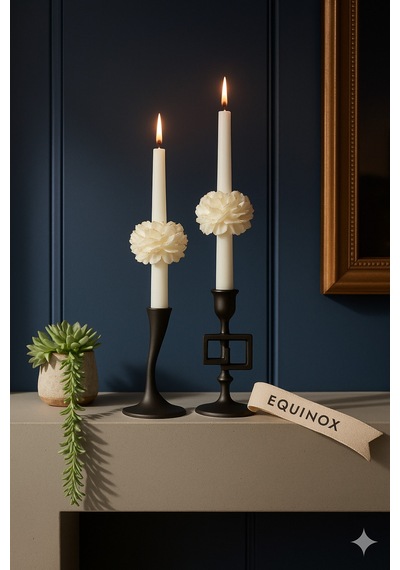 Equinox Sadece Mum 2li Ortası Şakayık Çiçekli Lavanta Kokulu Şamdan Mum - Lotus Mumluk Hediyesiyle Beyaz