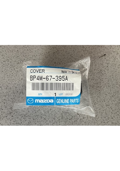 Mazda 3 Arka Silecek Kapağı