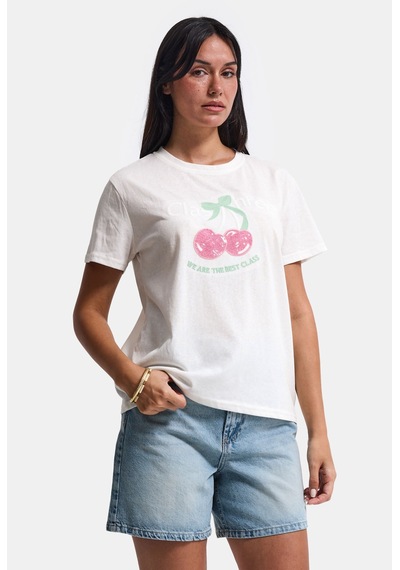 it's basic Kadın Beyaz Kiraz Nakışlı Bol Kesim Tasarım T-shirt