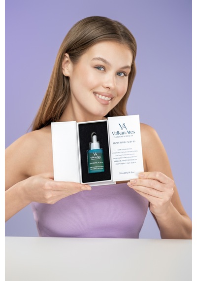 Volkan Ates Natural & Beauty Hyaluronic Acıd 4D   Yüz Serumu Cam Şişe 30 ML