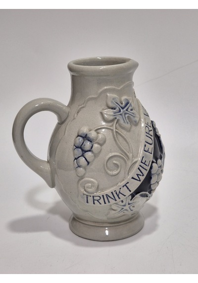Vintage Kabartma Motifli Taş Seramik Şarap Sürahisi 15cm