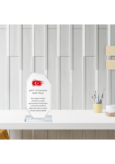 Kişiye Özel Türk Bayraklı Askeri Kristal Cam Plaket - Gazilik, Tayin Ve Üstün Başarı Ödülü