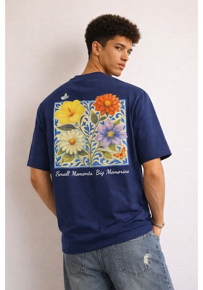 Tarz Cool Erkek Floral Baskılı Tişört Oversize Fit, Sırt Desenli Small Moments Big Memories Lacivert