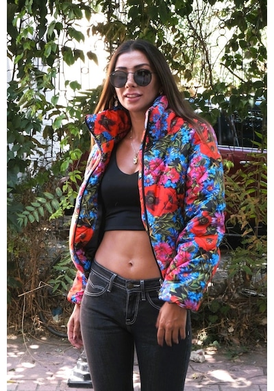 Keyifli Moda Kadın Mavi Dik Yaka Çiçekli Kısa Şişme Mont - 40 Mavi