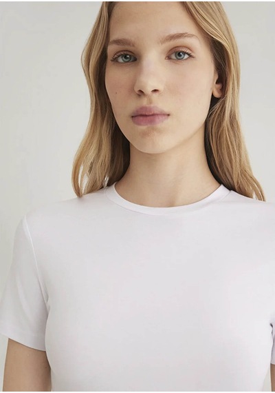 Mavi Lux Touch Beyaz Kadın T-shirt M1600963-620 Beyaz