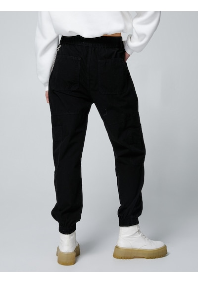 Koton Jogger Gabardin Pantolon Zincir Detaylı Cepli Beli Lastikli Siyah 4wal40010mw 4WAL40010MW999 Siyah Koton Jogger Gabardin Pantolon Zincir Detaylı Cepli Beli Lastikli Siyah 4wal40010mw 4WAL40010MW999 Siyah