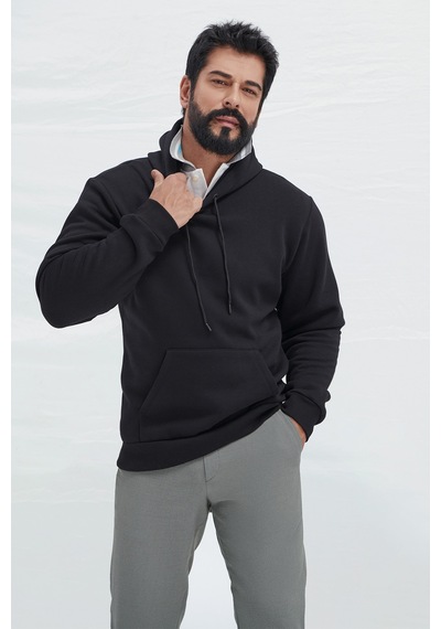 AC&Co / Altınyıldız Classics Standart Fit Normal Kesim Kapüşonlu Kanguru Cepli Pamuklu Erkek Sweatshirt - Siyah AC&Co / Altınyıldız Classics Standart Fit Normal Kesim Kapüşonlu Kanguru Cepli Pamuklu Erkek Sweatshirt - Siyah